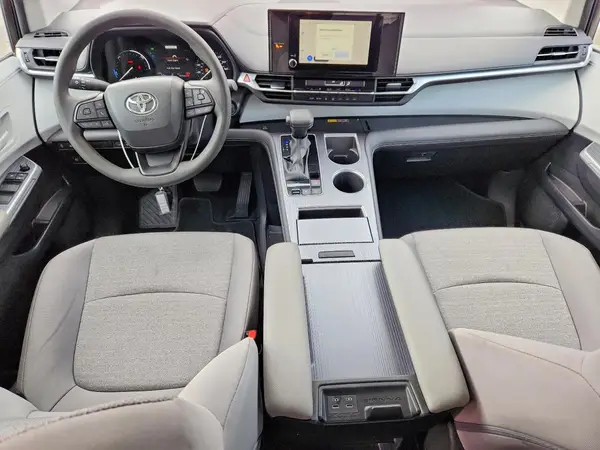 5TDBRKEC0SS267815 2025 TOYOTA SIENNA - Image 8