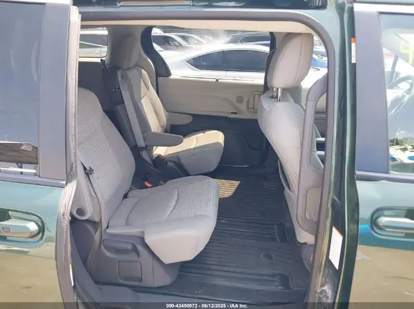 5TDBRKEC1MS004817 2021 TOYOTA SIENNA - Image 8