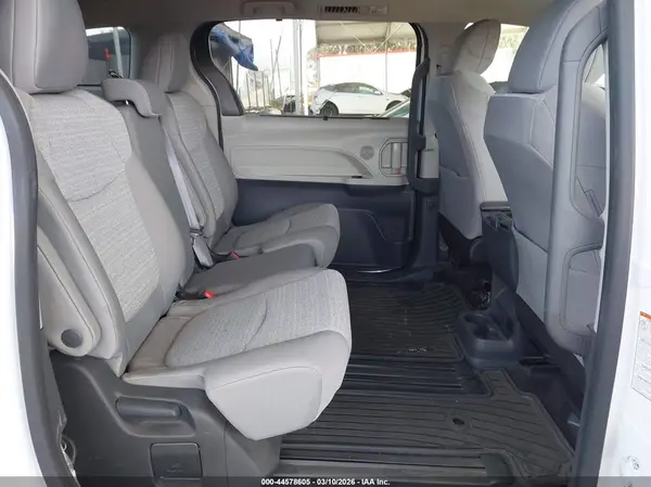 5TDBRKEC1NS081057 2022 TOYOTA SIENNA - Image 8