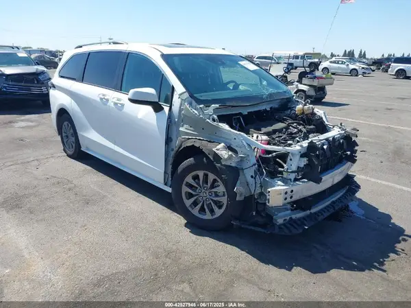 5TDBRKEC1NS104739 2022 TOYOTA SIENNA - Image 1