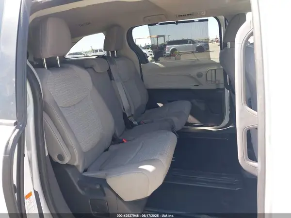 5TDBRKEC1NS104739 2022 TOYOTA SIENNA - Image 8