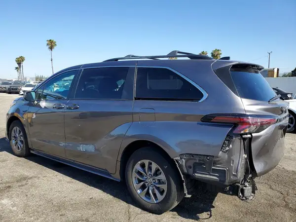 5TDBRKEC1PS177046 2023 TOYOTA SIENNA - Image 2