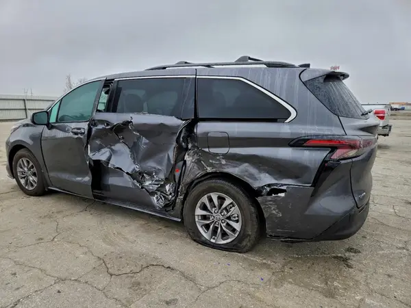 5TDBRKEC1SS236945 2025 TOYOTA SIENNA - Image 2