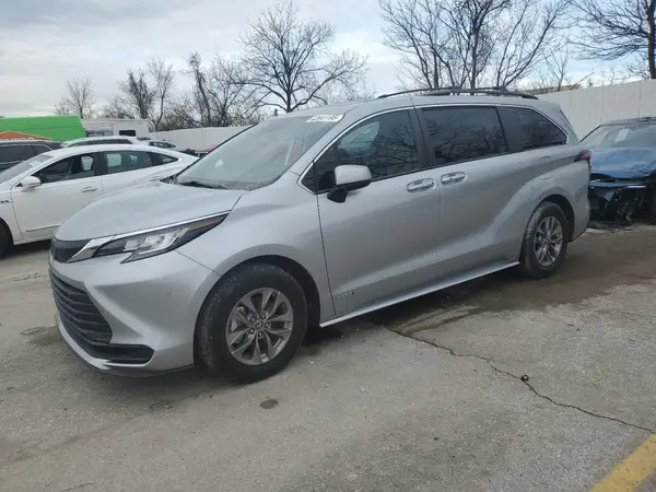 5TDBRKEC2MS031556 2021 TOYOTA SIENNA - Image 1