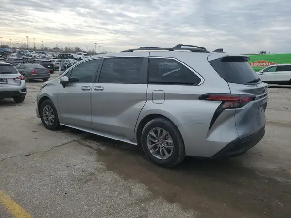 5TDBRKEC2MS031556 2021 TOYOTA SIENNA - Image 2