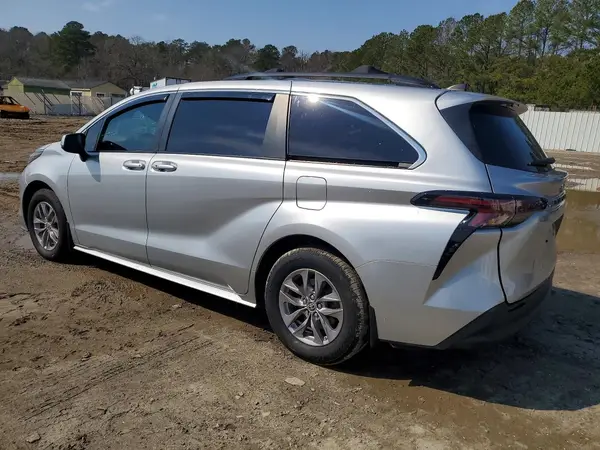 5TDBRKEC2PS143391 2023 TOYOTA SIENNA - Image 2