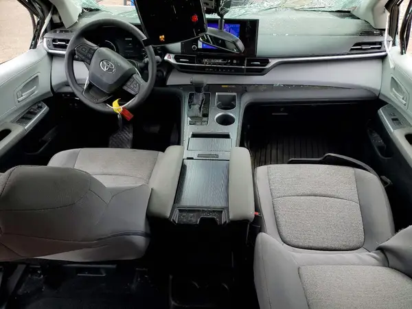5TDBRKEC2SS230913 2025 TOYOTA SIENNA - Image 8