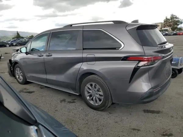 5TDBRKEC3MS004866 2021 TOYOTA SIENNA - Image 2