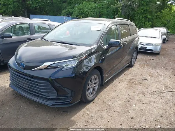 5TDBRKEC3MS049189 2021 TOYOTA SIENNA - Image 2