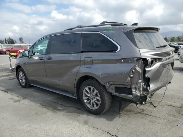 5TDBRKEC3RS222247 2024 TOYOTA SIENNA - Image 2