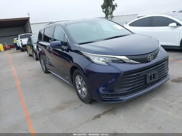 5TDBRKEC4MS005427 2021 TOYOTA SIENNA - Image 1