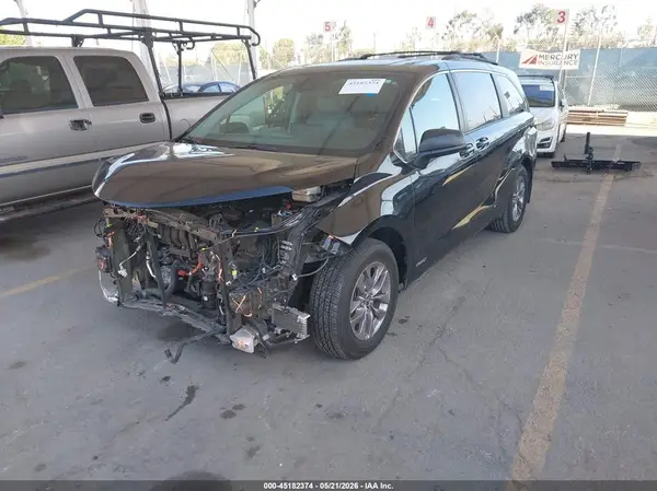 5TDBRKEC4MS015326 2021 TOYOTA SIENNA - Image 2