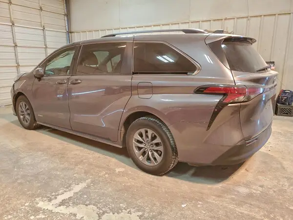 5TDBRKEC4MS048973 2021 TOYOTA SIENNA - Image 2