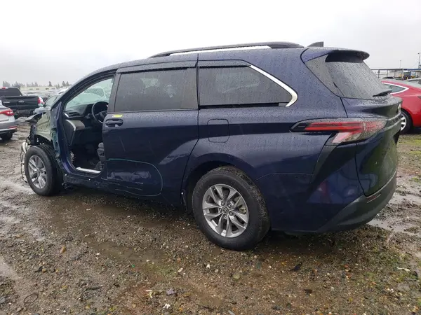 5TDBRKEC4NS131840 2022 TOYOTA SIENNA - Image 2