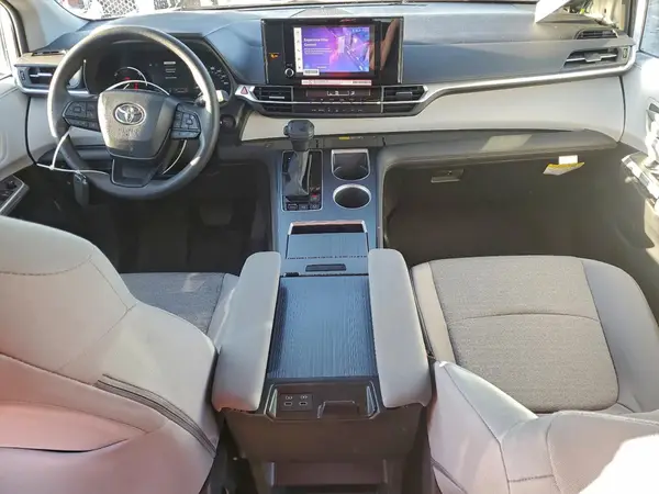 5TDBRKEC4SS255425 2025 TOYOTA SIENNA - Image 8