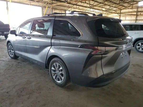 5TDBRKEC5PS179124 2023 TOYOTA SIENNA - Image 2