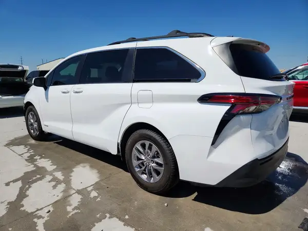 5TDBRKEC6MS028482 2021 TOYOTA SIENNA - Image 2