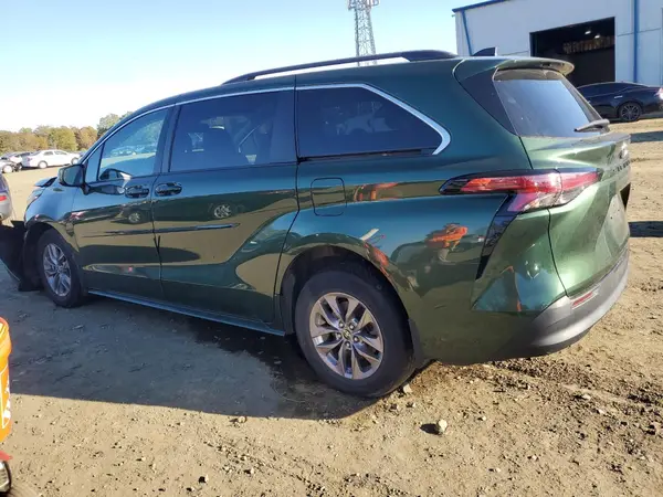 5TDBRKEC6MS030233 2021 TOYOTA SIENNA - Image 2