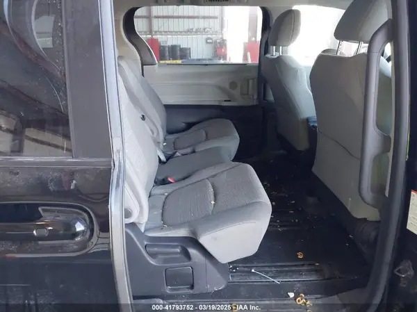 5TDBRKEC6NS086528 2022 TOYOTA SIENNA - Image 8
