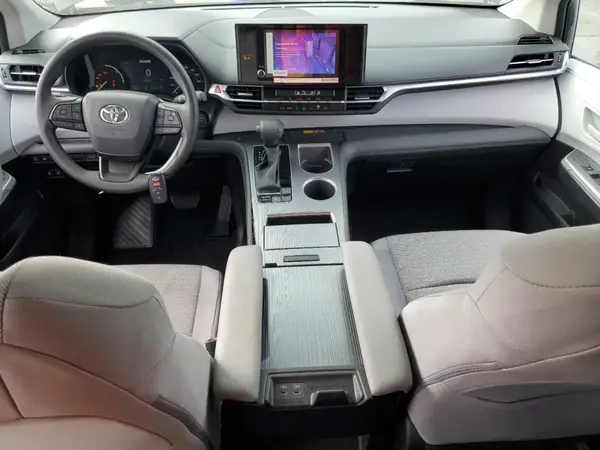 5TDBRKEC6SS263705 2025 TOYOTA SIENNA - Image 8