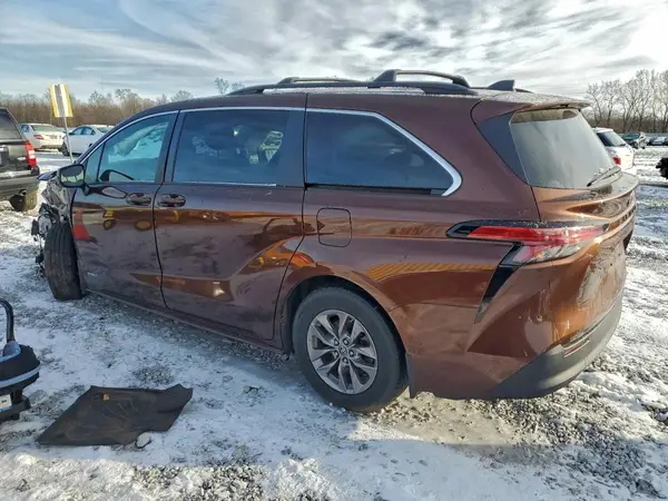 5TDBRKEC7MS006393 2021 TOYOTA SIENNA - Image 2