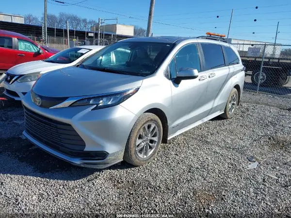 5TDBRKEC7MS032685 2021 TOYOTA SIENNA - Image 2