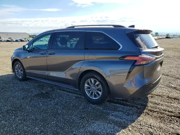 5TDBRKEC7NS078132 2022 TOYOTA SIENNA - Image 2