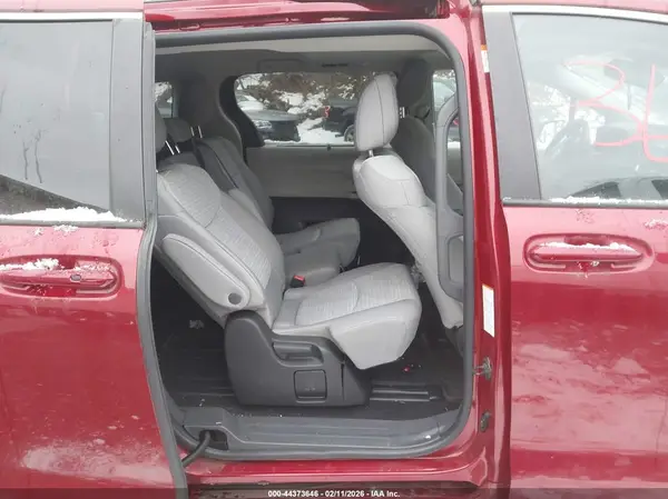 5TDBRKEC7NS086151 2022 TOYOTA SIENNA - Image 8