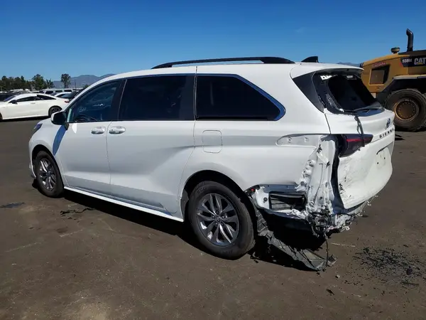 5TDBRKEC7PS144519 2023 TOYOTA SIENNA - Image 2