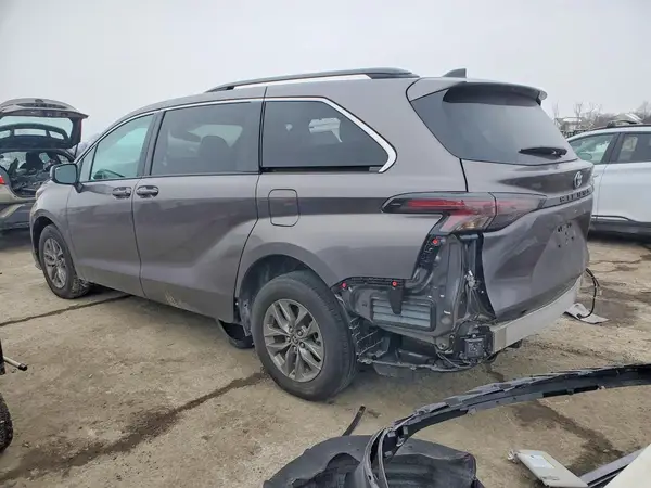 5TDBRKEC7RS204706 2024 TOYOTA SIENNA - Image 2