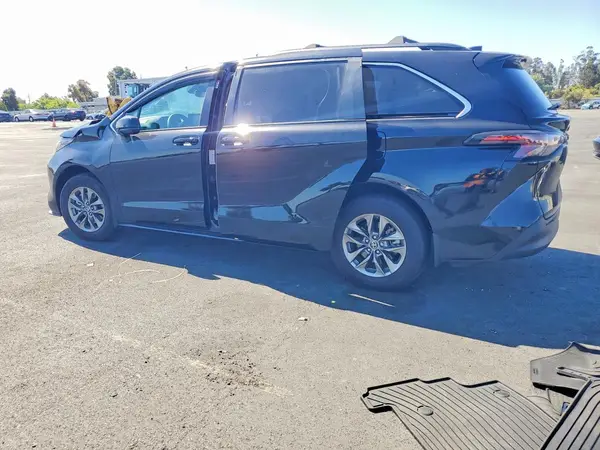 5TDBRKEC7RS224454 2024 TOYOTA SIENNA - Image 2