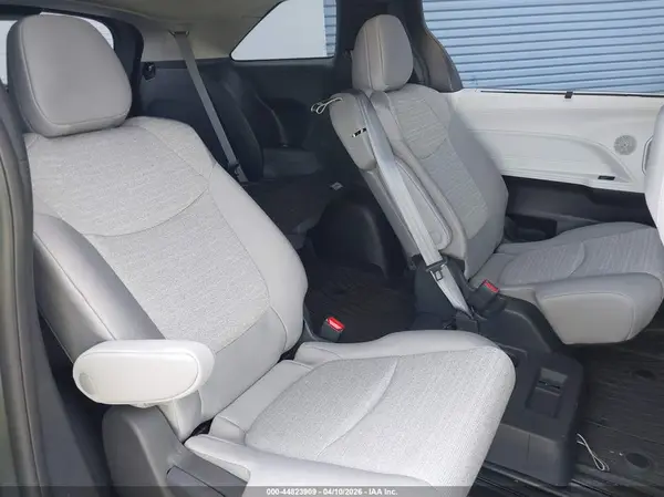 5TDBRKEC7SS240109 2025 TOYOTA SIENNA - Image 8