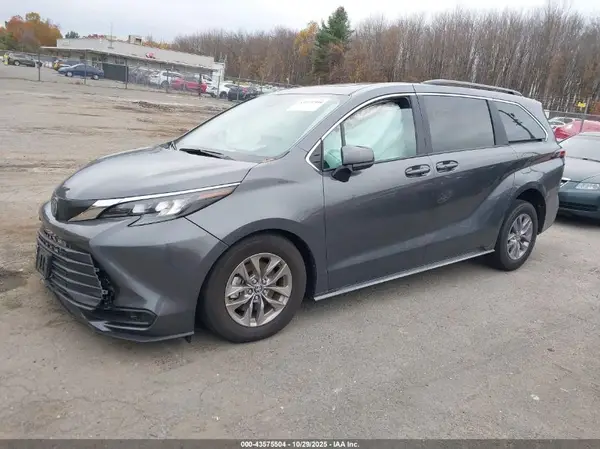 5TDBRKEC7SS250994 2025 TOYOTA SIENNA - Image 2