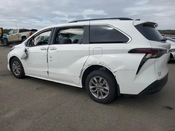 5TDBRKEC7SS261686 2025 TOYOTA SIENNA - Image 2