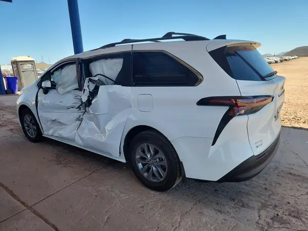 5TDBRKEC7SS287589 2025 TOYOTA SIENNA - Image 2