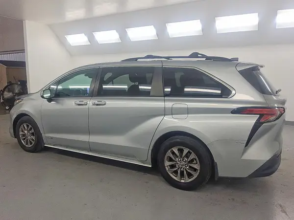 5TDBRKEC8MS021713 2021 TOYOTA SIENNA - Image 2