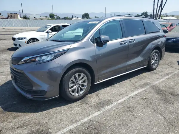 5TDBRKEC8NS116421 2022 TOYOTA SIENNA - Image 1