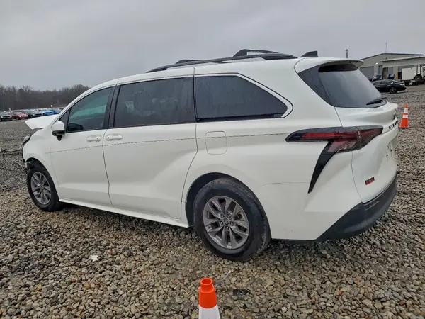 5TDBRKEC8PS165119 2023 TOYOTA SIENNA - Image 2