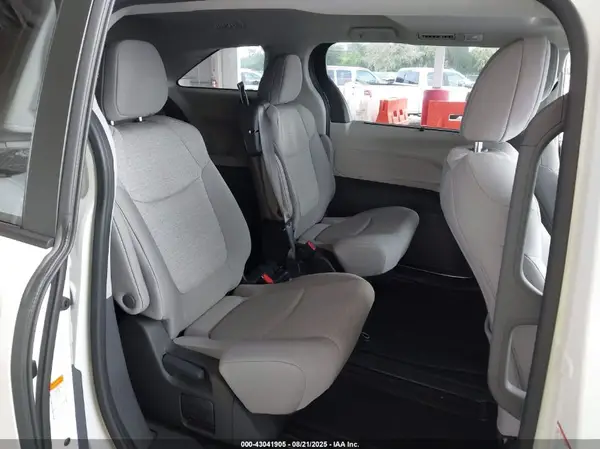 5TDBRKEC8PS178940 2023 TOYOTA SIENNA - Image 8