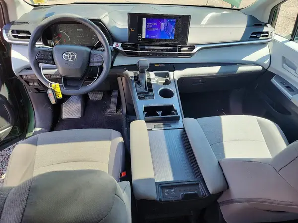 5TDBRKEC8SS240846 2025 TOYOTA SIENNA - Image 8