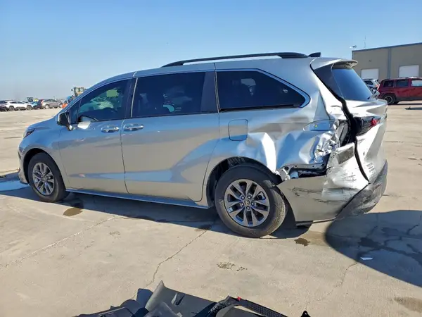 5TDBRKEC8SS259834 2025 TOYOTA SIENNA - Image 2