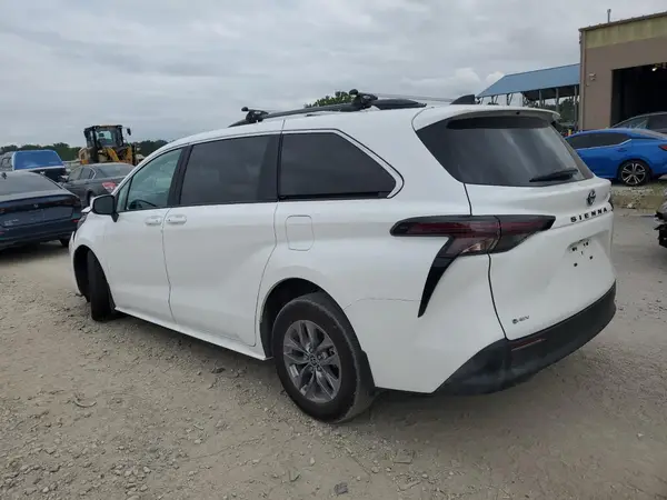 5TDBRKEC9SS235025 2025 TOYOTA SIENNA - Image 2
