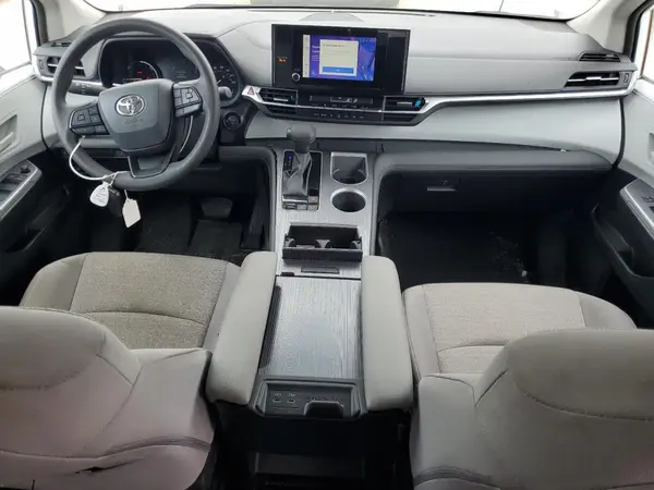 5TDBRKEC9SS235025 2025 TOYOTA SIENNA - Image 8