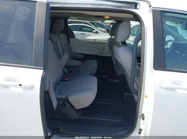 5TDBRKEC9SS258661 2025 TOYOTA SIENNA - Image 8