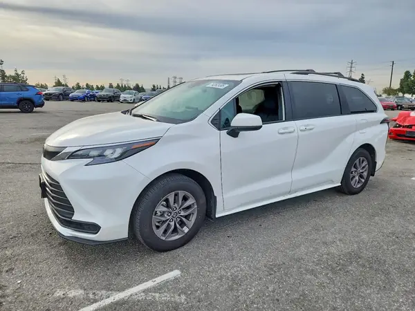 5TDBRKEC9SS279588 2025 TOYOTA SIENNA - Image 1
