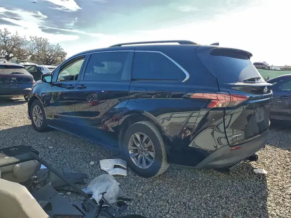 5TDBRKECXMS032034 2021 TOYOTA SIENNA - Image 2