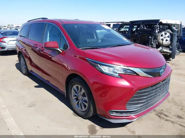 5TDBRKECXPS142845 2023 TOYOTA SIENNA - Image 1