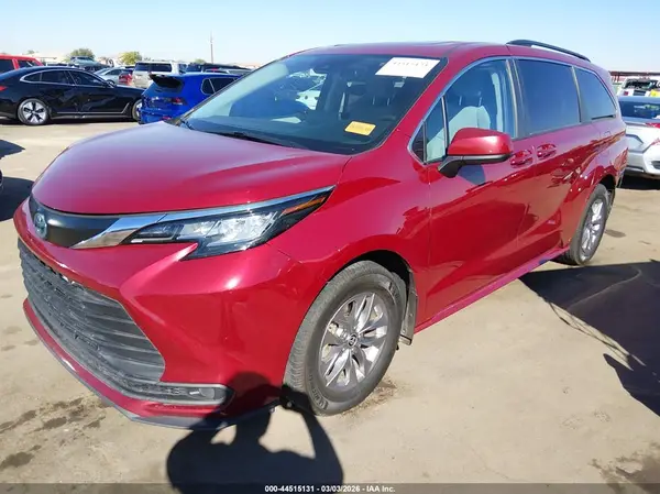 5TDBRKECXPS142845 2023 TOYOTA SIENNA - Image 2