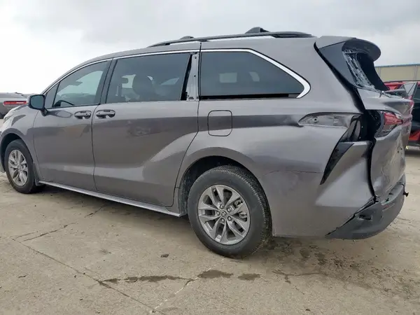5TDBRKECXRS222083 2024 TOYOTA SIENNA - Image 2
