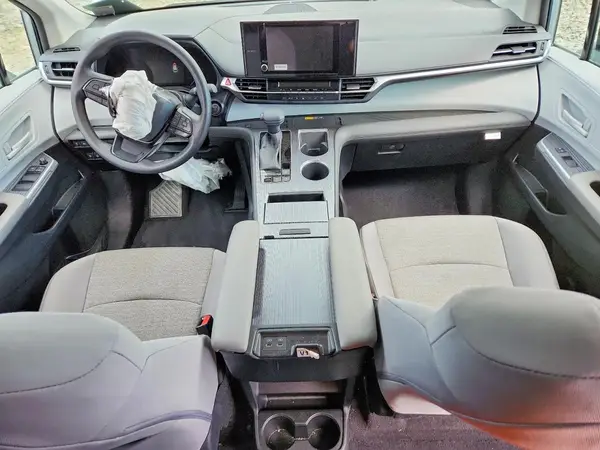 5TDBRKECXSS268339 2025 TOYOTA SIENNA - Image 8